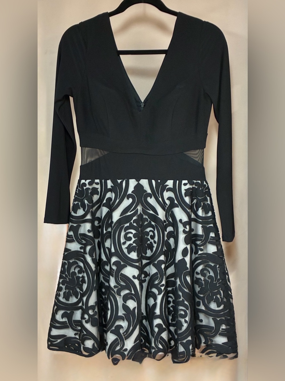 Gorgeous Xscape cocktail dress in size 10